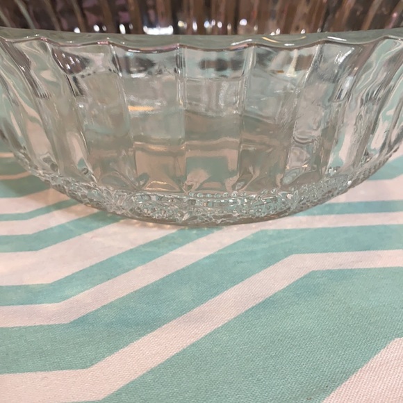 Vintage Ornate cut crystal shallow serving bowl - Picture 6 of 7